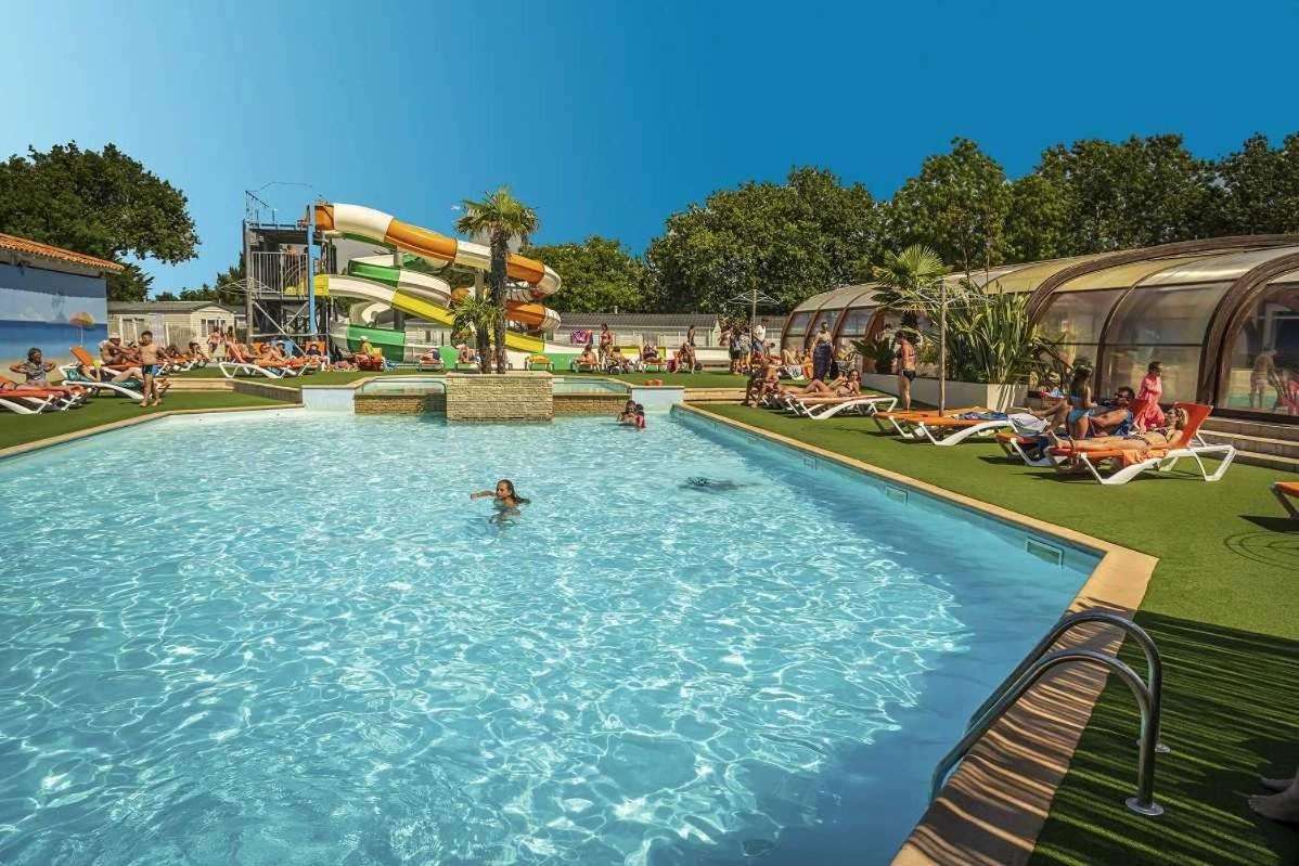 Camping 4 Etoiles - Parc Aquatique - Eei0Fi Saint-Georges-d'Oleron Zewnętrze zdjęcie